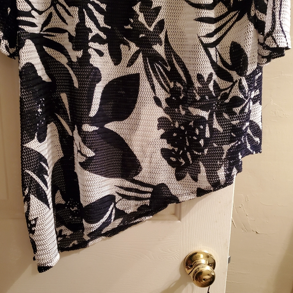 Tunic - Picture 2 of 3